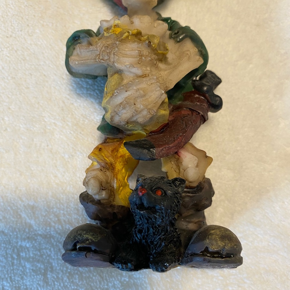 Pirate Skeleton Figure - Picture 5 of 11
